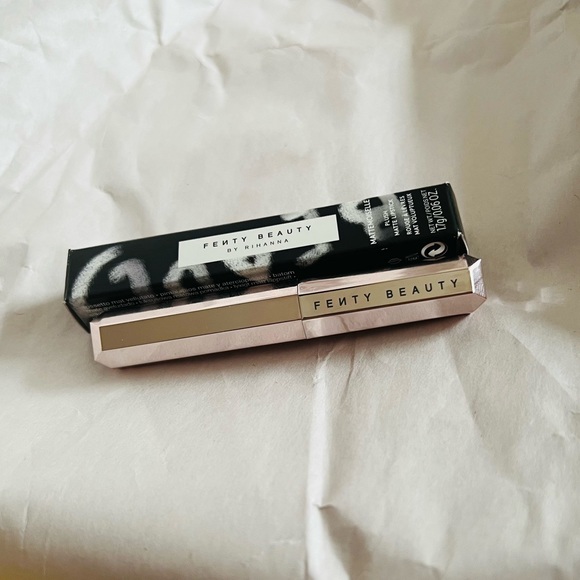 Fenty Beauty MATTEMOISELLE PLUSH MATTE LIPSTICK — VIOLET FURY - Picture 2 of 2